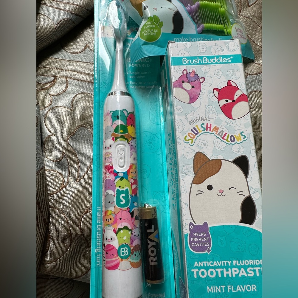 Original Squishmallows electric toothbrush and toothpaste and  floss picks - Picture 2 of 10